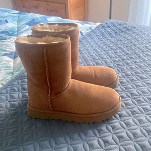 UGG boots! 💯 Authentic! In great shape.